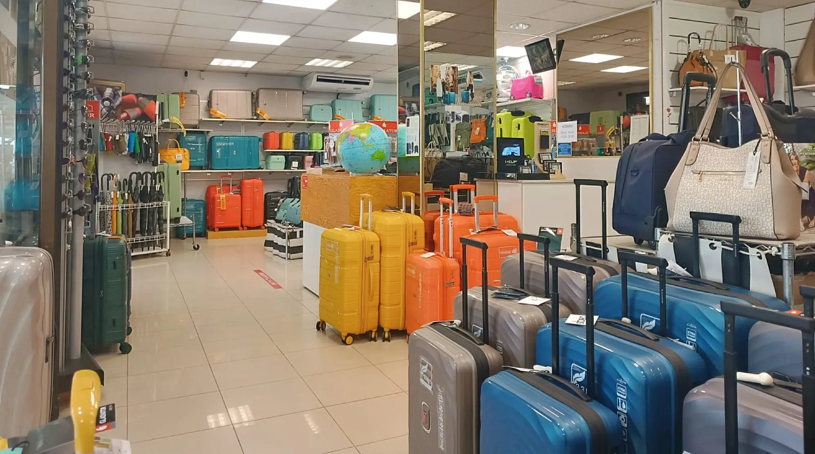 Baqs Salou, tienda de maletas y viaje.