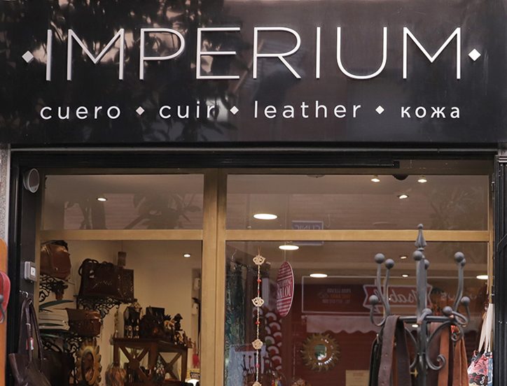 Imperium Salou, botiga de bosses i complements.