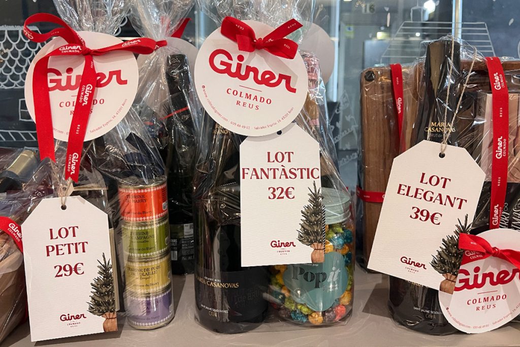 Packs de Nadal de productes gourmet del Colmado Giner de Reus.