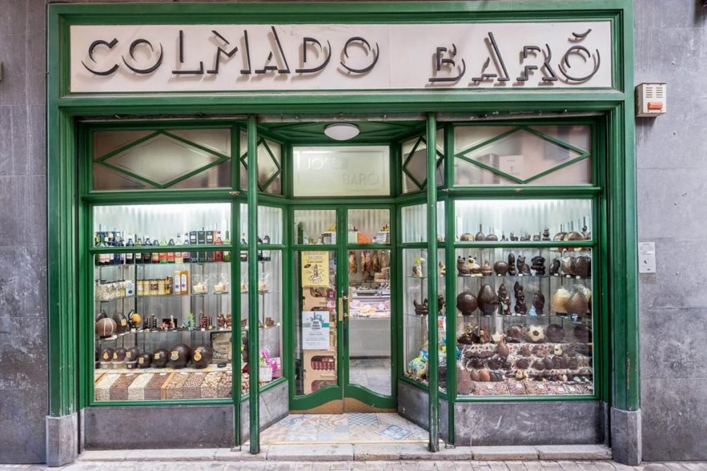 Exterior of Colmado Baró gourmet shop in Reus