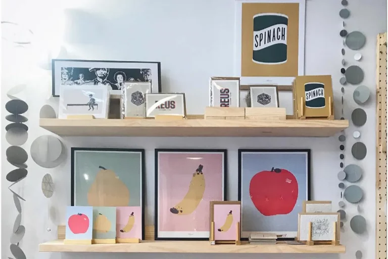 Confisserie et jouets store, gifts and art presents in Reus