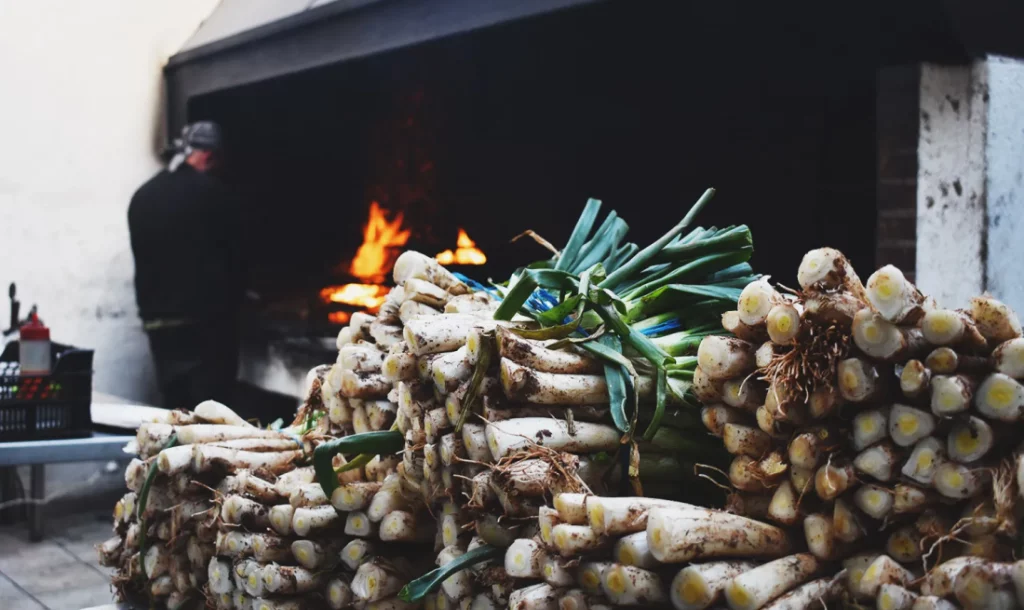 Calçots per fer calçotades al restaurant Masia Fontscaldes.
