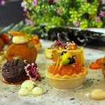 Plats creatius del menú Secret Taste amb alta gastronomia al restaurant Amazon The Secret Jungle.