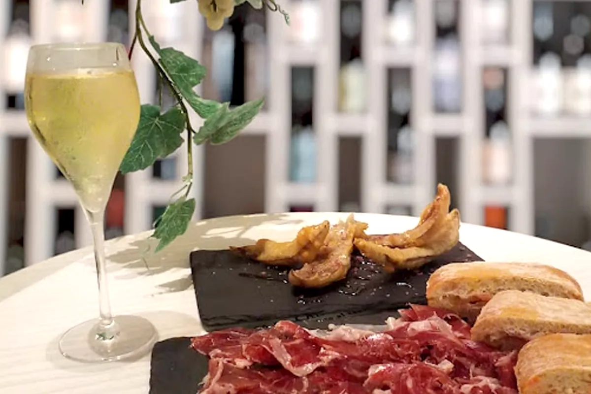 La Cava Winebar Vilanova i la Geltrú