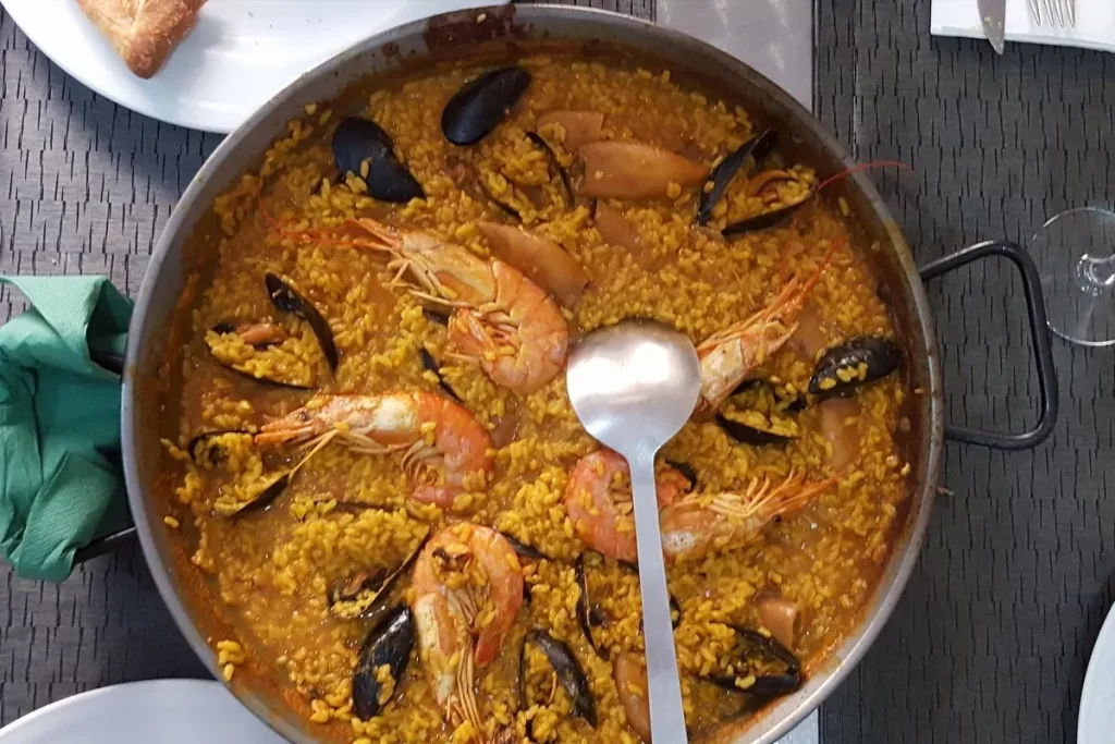 Arroz caldoso y cocina marinera en A la Vora de l’Ebre, Tarragona.
