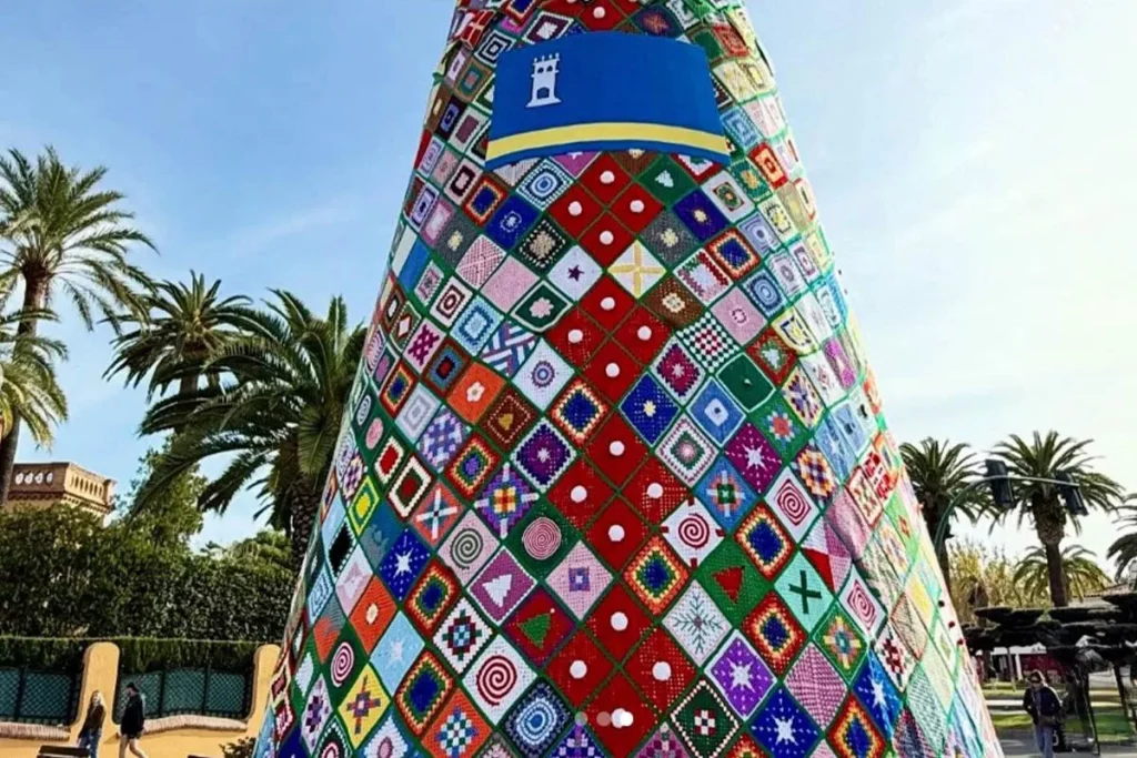 Arbre de Nadal de ganxet a Salou