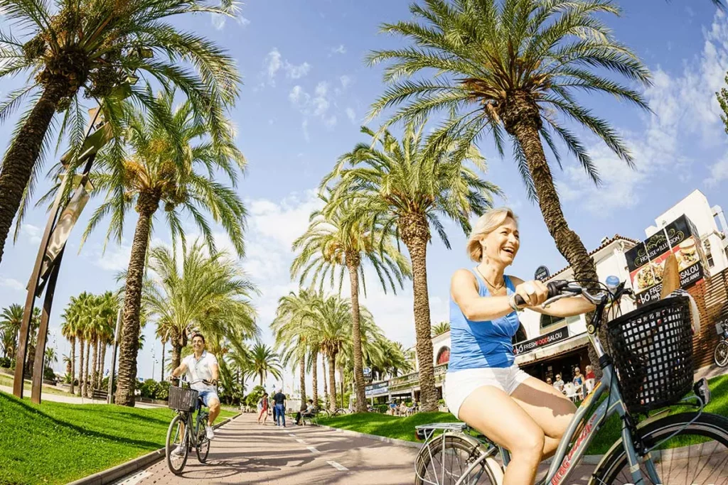 Explore Salou by bike, one of the healthy options to do all year round.