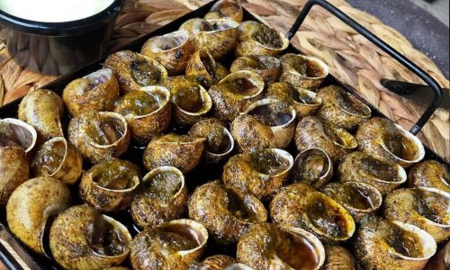 Cargols a la llauna, una dels plats estrella del restaurant Boquet de Salou.